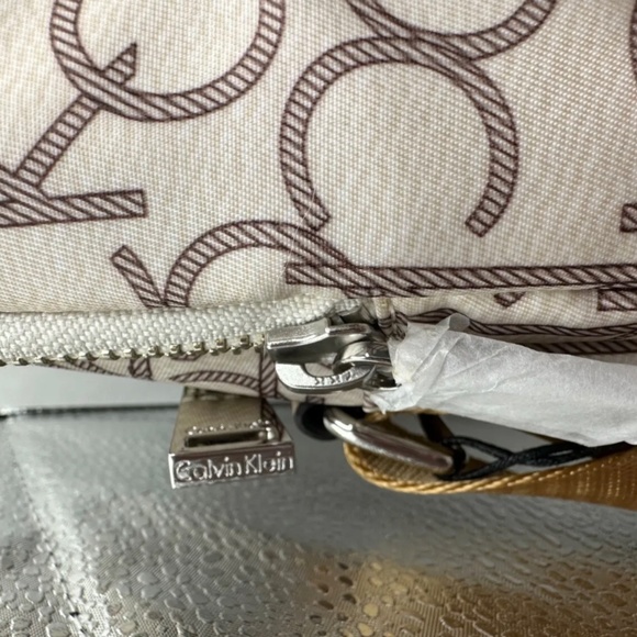 Calvin Klein CK Print Cross Body Shoulder Bag Purse - Picture 2 of 6